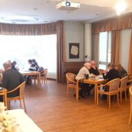 Ryhmissä pohtiminen tuotti paljon ideoita, joista työstetään uusia toimintamuotoja – tai ainakin vivahteita entisiin.